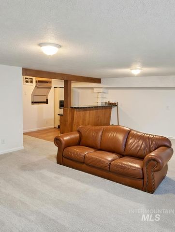 1131 11th Ave E, Twin Falls, ID 83301