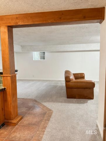 1131 11th Ave E, Twin Falls, ID 83301