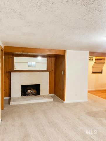 1131 11th Ave E, Twin Falls, ID 83301