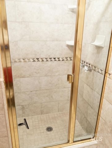 1131 11th Ave E, Twin Falls, ID 83301