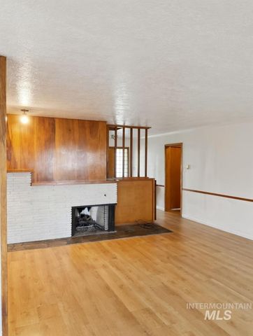 1131 11th Ave E, Twin Falls, ID 83301