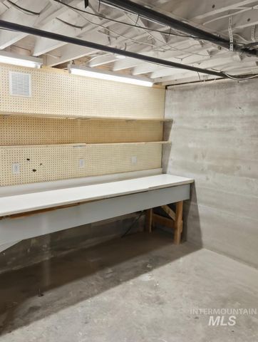 1131 11th Ave E, Twin Falls, ID 83301