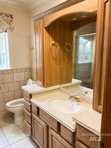 1131 11th Ave E, Twin Falls, ID 83301