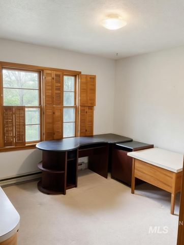 1131 11th Ave E, Twin Falls, ID 83301