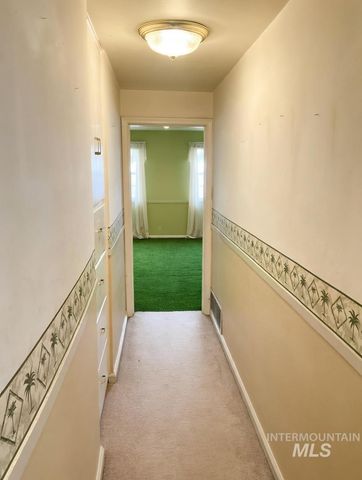 1131 11th Ave E, Twin Falls, ID 83301