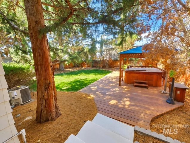 1131 11th Ave E, Twin Falls, ID 83301