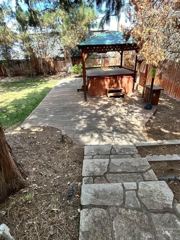 1131 11th Ave E, Twin Falls, ID 83301