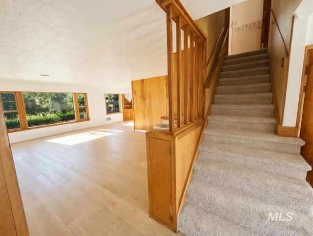 1131 11th Ave E, Twin Falls, ID 83301