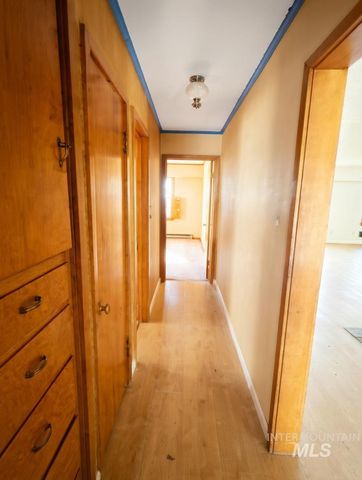 1131 11th Ave E, Twin Falls, ID 83301