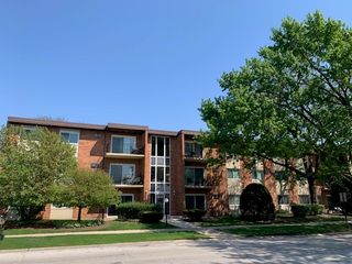 9721 S Keeler Avenue 102, Oak Lawn, IL 60453