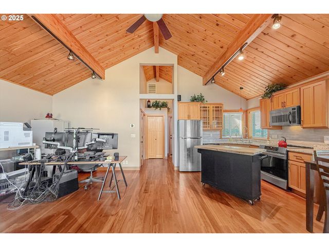 16710 S GERBER Rd, Oregon City, OR 97045