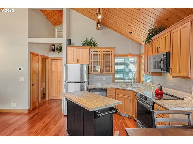 16710 S GERBER Rd, Oregon City, OR 97045