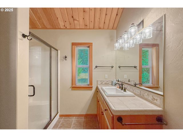 16710 S GERBER Rd, Oregon City, OR 97045