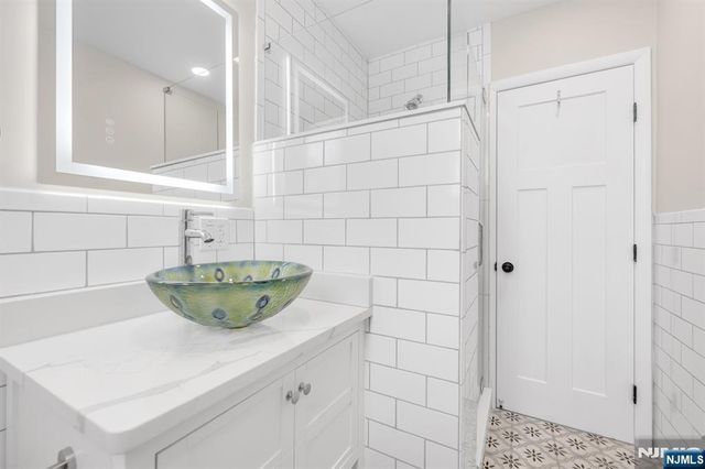 36 Cortland Place A, Tenafly, NJ 07670