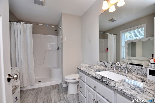 20 Miller Terrace, Windsor Locks, CT 06096