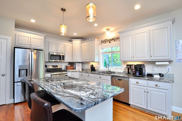 20 Miller Terrace, Windsor Locks, CT 06096