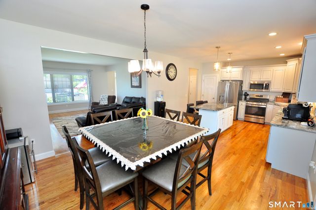 20 Miller Terrace, Windsor Locks, CT 06096