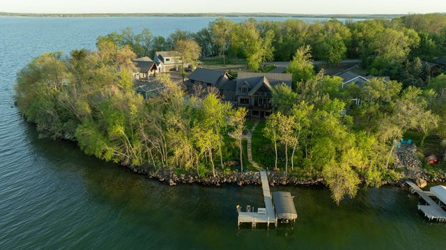 4380 Pine Point Drive NW, Walker, MN 56484
