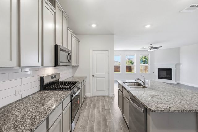 11216 Ranchera Drive, Aubrey, TX 76227