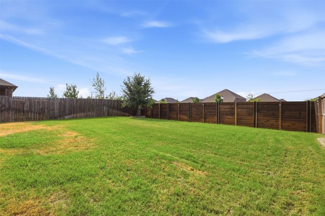 11216 Ranchera Drive, Aubrey, TX 76227
