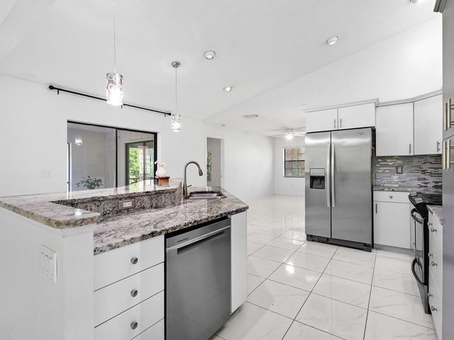 1756 COTTONWOOD TRAIL, Sarasota, FL 34232