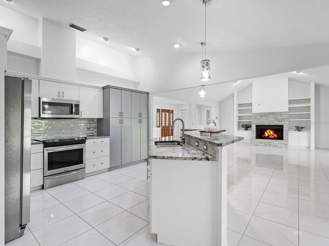 1756 COTTONWOOD TRAIL, Sarasota, FL 34232