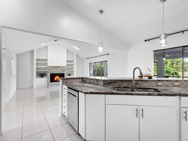 1756 COTTONWOOD TRAIL, Sarasota, FL 34232