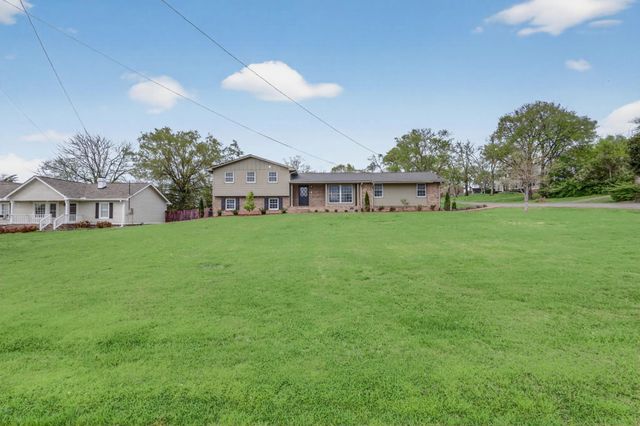 164 Luna Ln, Hendersonville, TN 37075