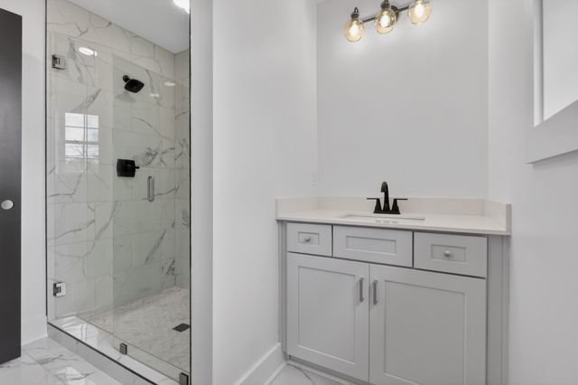 164 Luna Ln, Hendersonville, TN 37075