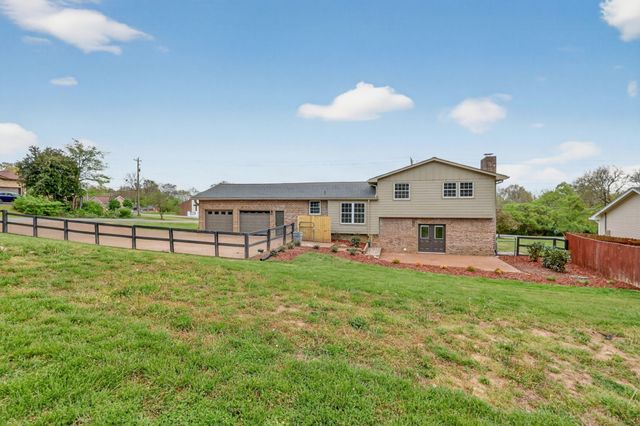 164 Luna Ln, Hendersonville, TN 37075