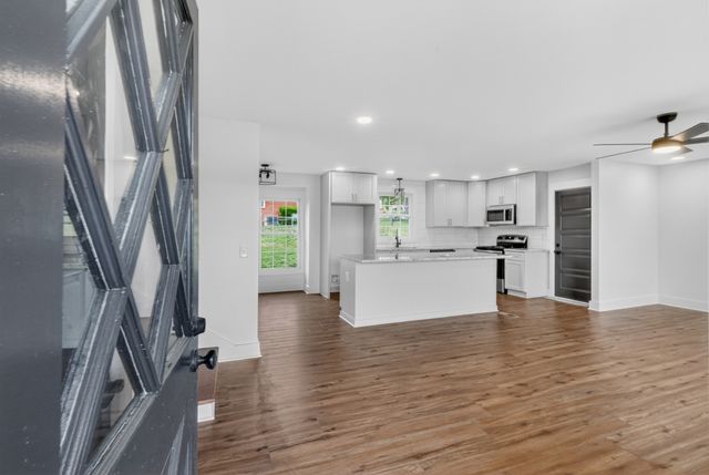 164 Luna Ln, Hendersonville, TN 37075