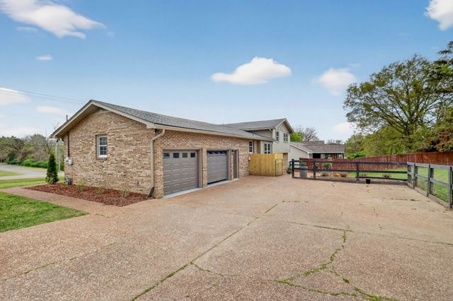 164 Luna Ln, Hendersonville, TN 37075