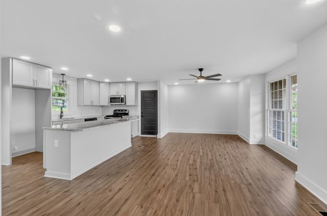 164 Luna Ln, Hendersonville, TN 37075