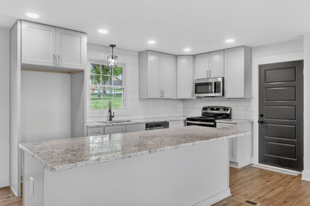 164 Luna Ln, Hendersonville, TN 37075