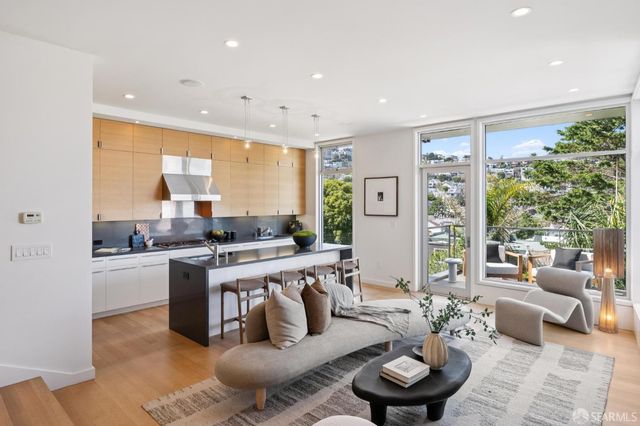 4558 19th Street, San Francisco, CA 94114