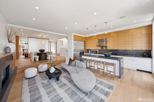4558 19th Street, San Francisco, CA 94114