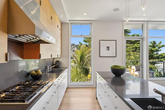 4558 19th Street, San Francisco, CA 94114