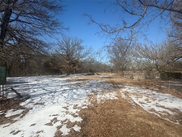 2464 County Road 14760, Paris, TX 75462