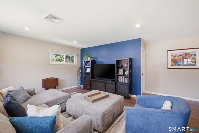 64 Stevens Street, East Hartford, CT 06118