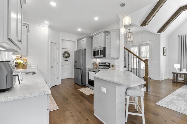 813 Ridgestone Pl, Lebanon, TN 37087