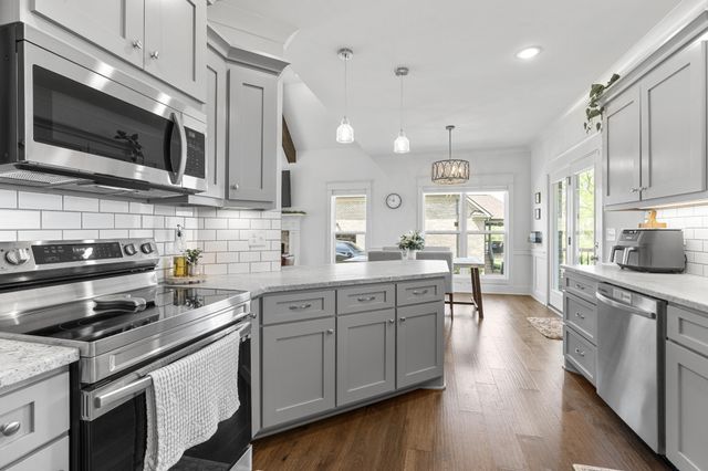 813 Ridgestone Pl, Lebanon, TN 37087
