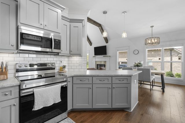 813 Ridgestone Pl, Lebanon, TN 37087