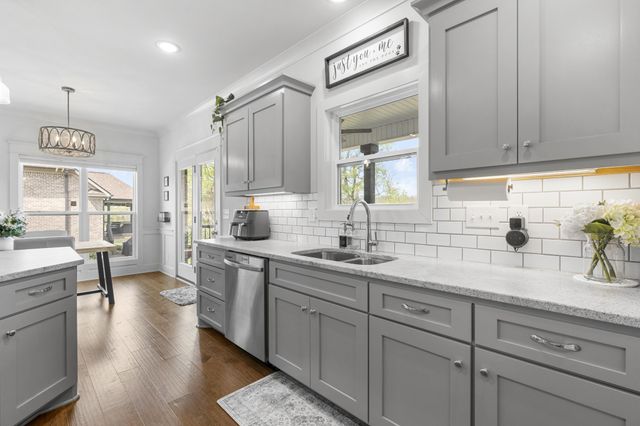 813 Ridgestone Pl, Lebanon, TN 37087