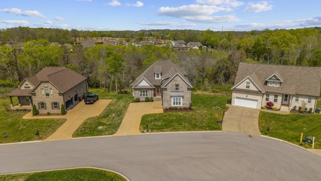 813 Ridgestone Pl, Lebanon, TN 37087