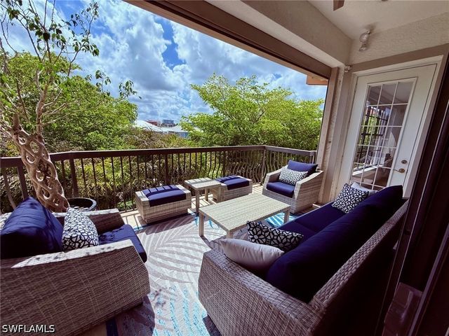 705 10th ST S 301, Naples, FL 34102