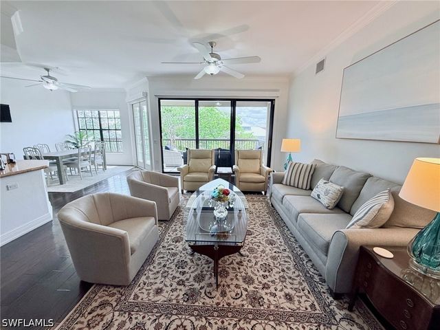 705 10th ST S 301, Naples, FL 34102