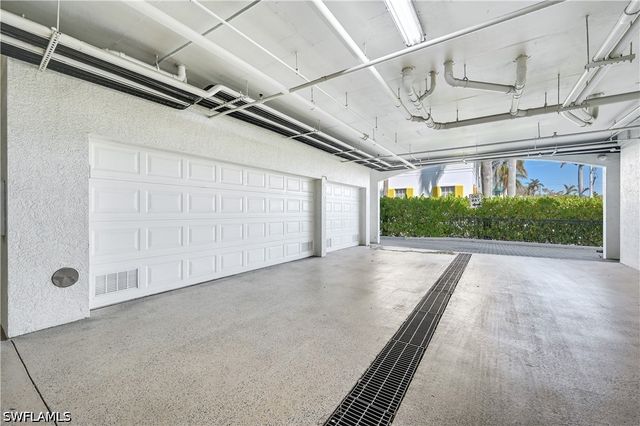 705 10th ST S 301, Naples, FL 34102