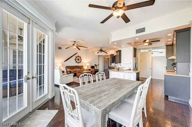 705 10th ST S 301, Naples, FL 34102