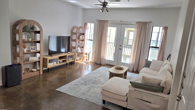 1803 Broadway Apt 315, Nashville, TN 37203