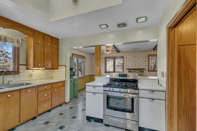 16016 Lake Koronis Road, Paynesville, MN 56362